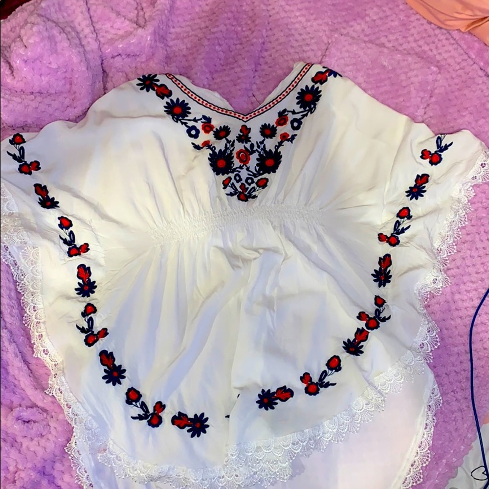 Beautiful Latin blouse floral design 12$M